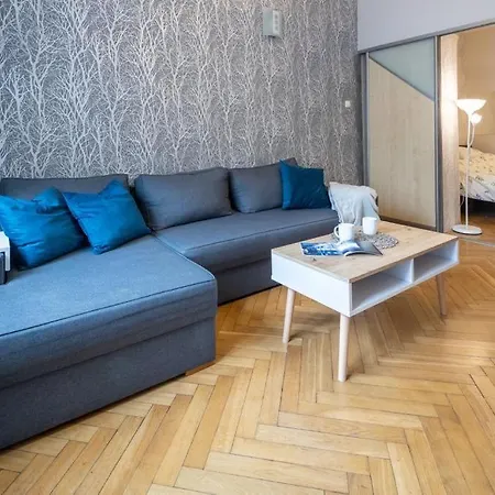 Justi Old Town Studencka Апартаменты *