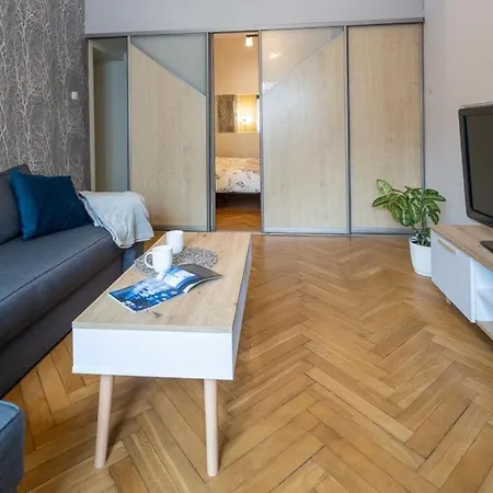 Justi Old Town Studencka Апартаменты Краков