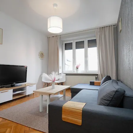 Daire Spacious 3rooms Old Town