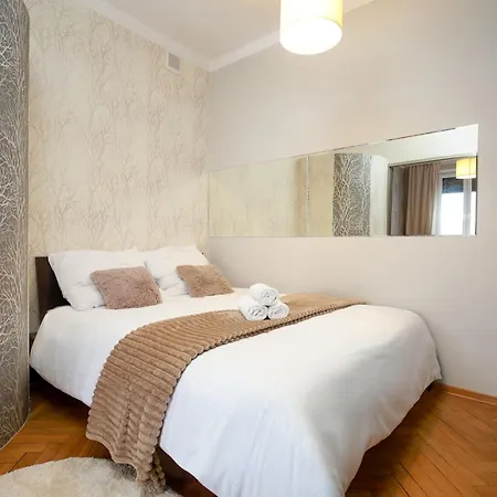 Spacious 3rooms Old Town Daire *