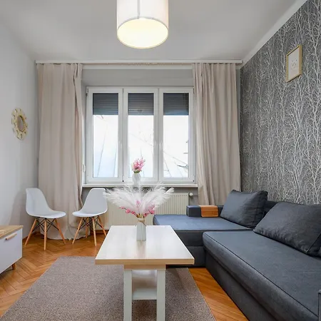Spacious 3rooms Old Town Daire *